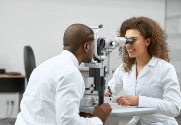 Sinais e sintomas de alerta que indicam que é preciso procurar um oftalmologista