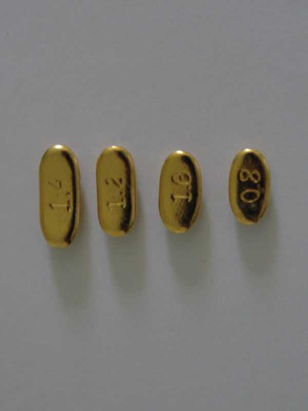 Pesos de ouro usado no tratamento da paralisia facial